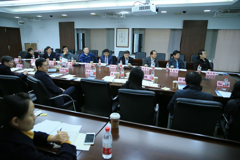 1544429924708991.jpg 专家合影.jpg